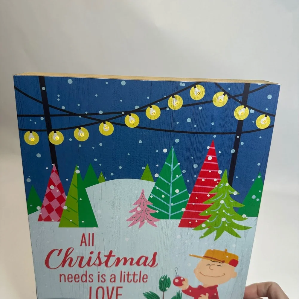 Hallmark Peanuts Charlie Brown Light-Up Sentiment Christmas Wood Sign‎ 12.5in